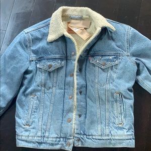 Levi’s sherpa lined trucker jacket